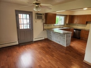 N 64 W23356-W24126 Main St in Sussex, WI - Building Photo - Building Photo