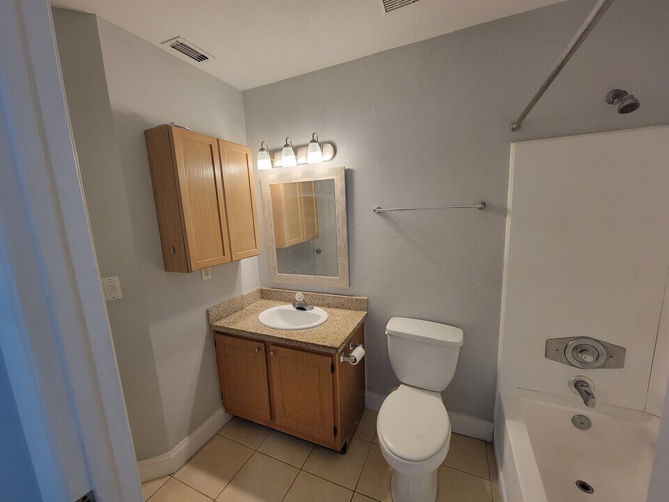 956 Salt Pond Pl in Altamonte Springs, FL - Building Photo