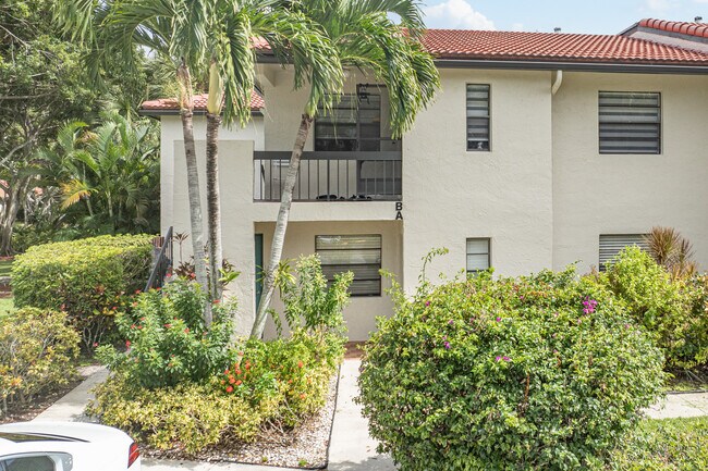 The Palms of Boca Lago in Boca Raton, FL - Building Photo - Building Photo