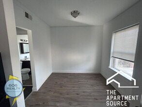 2004 W Jarvis Ave in Chicago, IL - Building Photo - Building Photo