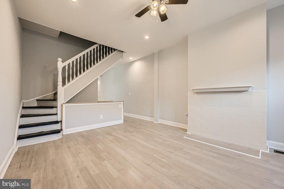 2502 W Baltimore St Photo