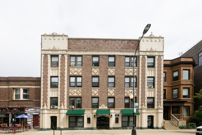 property at 4856 N Damen Ave