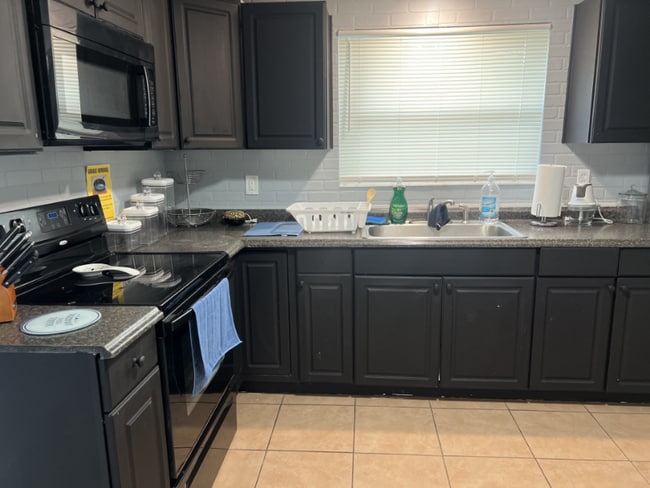 5966 Lyndale St in Douglasville, GA - Foto de edificio - Building Photo