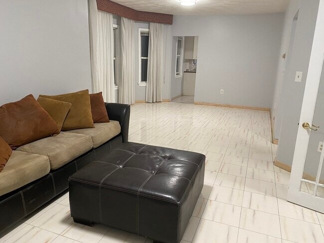 18 Walnut Rd, Unit 2