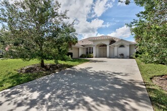1367 Clearbrook St in Sebastian, FL - Building Photo - Building Photo