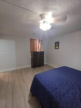 665 NE 195th St in Miami, FL - Building Photo - Building Photo