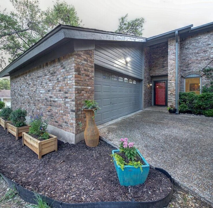 11408 Spicewood Pkwy in Austin, TX - Building Photo