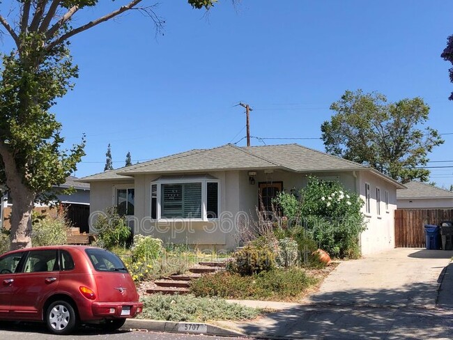 5707 Candlewood St in Lakewood, CA - Building Photo - Building Photo