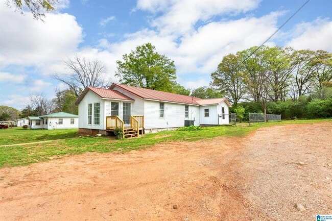 2530 Mudd St in Lincoln, AL - Foto de edificio - Building Photo