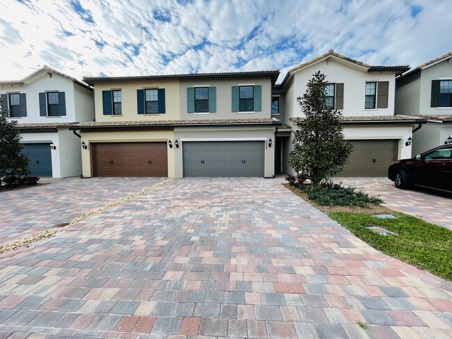 property at 8208 Tailshot Ct