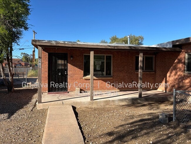 property at 4617 E Eastland St