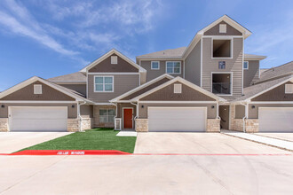 Village at Pepper Creek Apartments in Temple, TX - Building Photo - Building Photo