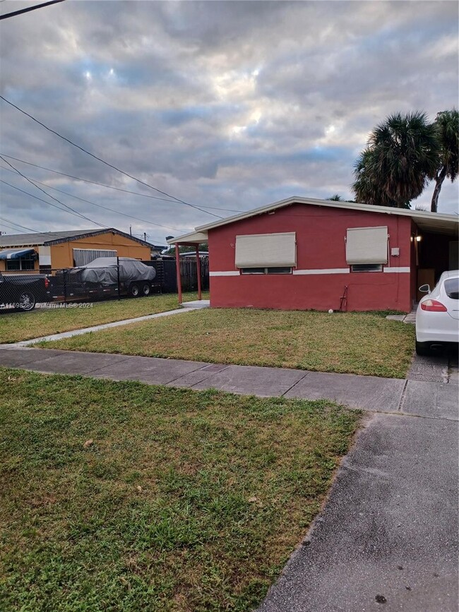 951 NW 34th Terrace in Fort Lauderdale, FL - Building Photo - Building Photo