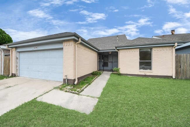 6230 Grandvale Dr in Houston, TX - Building Photo - Building Photo