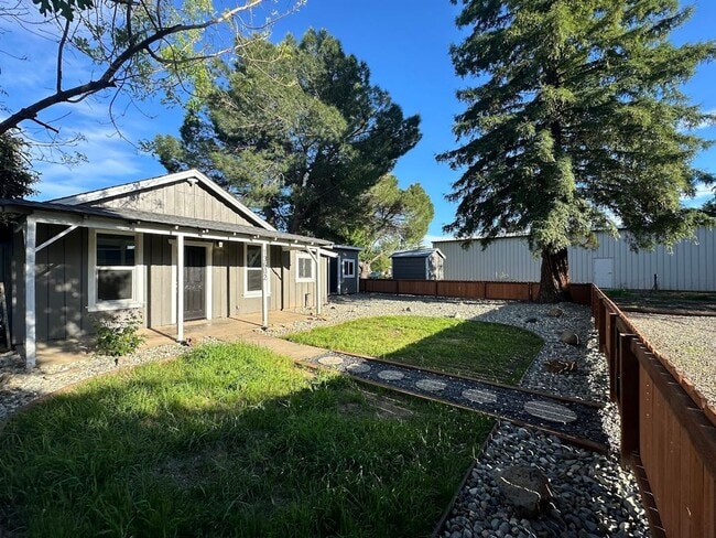 13602 Trinity Ave in Red Bluff, CA - Building Photo - Building Photo