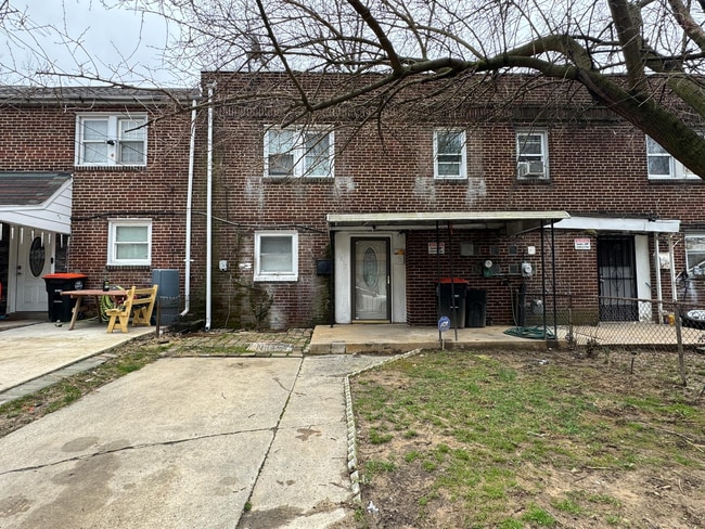 property at 2615 Kane St