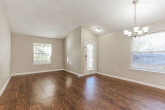 10975 Campus Heights Ln in Jacksonville, FL - Foto de edificio - Building Photo