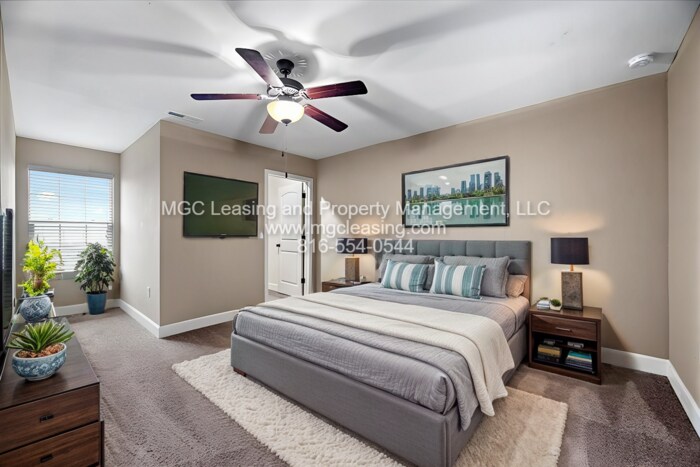 522 N Foxridge Dr in Raymore, MO - Building Photo