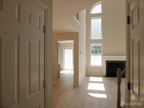 2303 Pheasant Run in Monmouth Junction, NJ - Building Photo - Building Photo