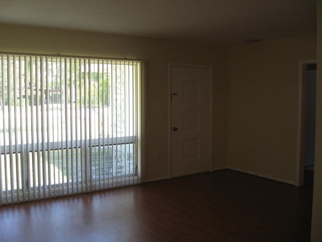 309 Parkdale Dr in Venice, FL - Building Photo - Building Photo