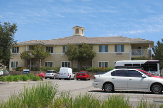 Simi Hills in Simi Valley, CA - Foto de edificio - Building Photo