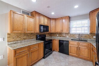 4388 Lake Underhill Rd in Orlando, FL - Building Photo - Building Photo