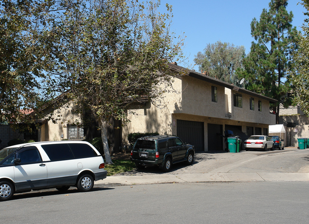 23061 Village Dr in Lake Forest, CA - Building Photo