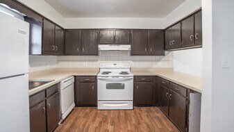 Colony Square Apartments