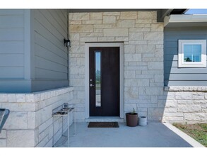 8801 Looksee Ln in Austin, TX - Building Photo - Building Photo