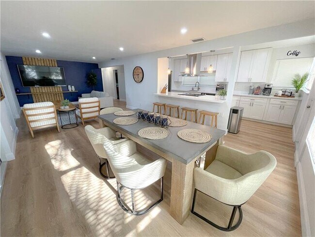 833 NW 30th St
