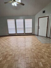 2407 Lakecrest Dr in Moore, OK - Building Photo - Building Photo