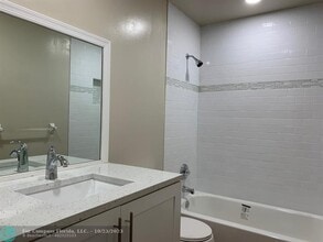3628 NE 21st Way in Lighthouse Point, FL - Building Photo - Building Photo