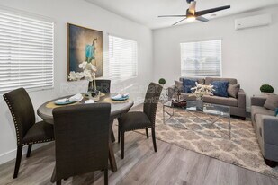 4988 Genesee Ave in San Diego, CA - Building Photo