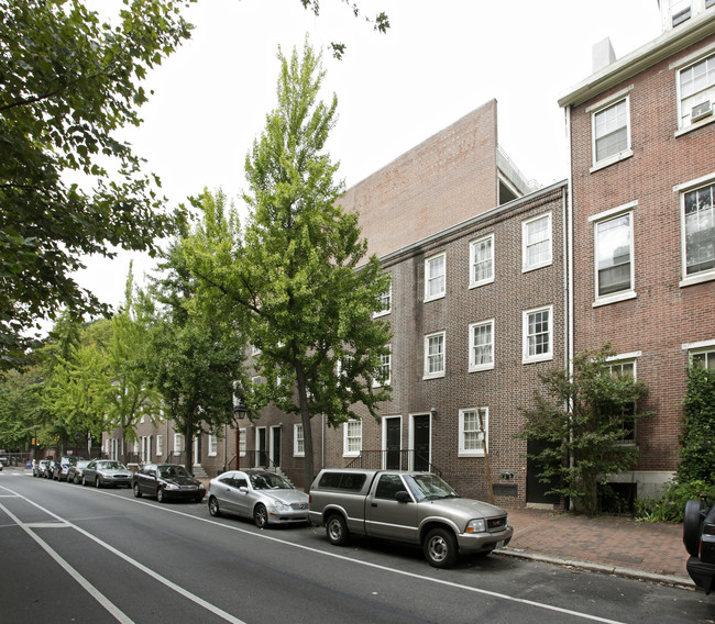 721-739 Pine St in Philadelphia, PA - Building Photo - Building Photo