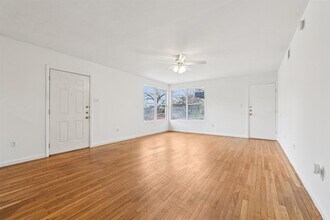 4302 Harmon Ave in Austin, TX - Building Photo - Building Photo