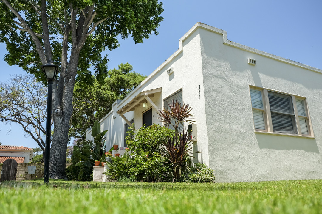 230-234 Castillo St in Santa Barbara, CA - Building Photo