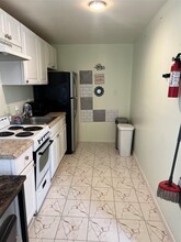 29 Molyneaux Rd in Valley Stream, NY - Building Photo - Building Photo