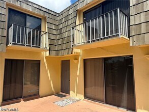 1531 Park Meadows Dr in Ft. Myers, FL - Building Photo - Building Photo