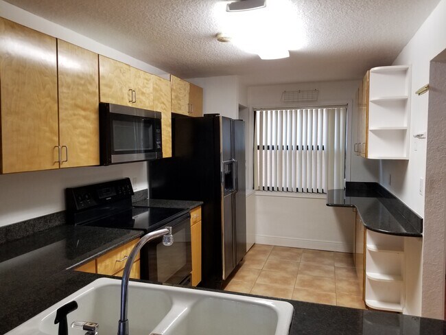 430 Commodore Dr, Unit Lago West Condominium in Plantation, FL - Foto de edificio - Building Photo