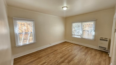 2850 Francis Ave in Los Angeles, CA - Building Photo - Building Photo