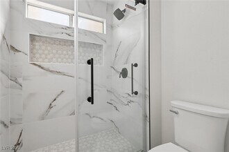 2548 Tumble Brook Dr in Las Vegas, NV - Building Photo - Building Photo