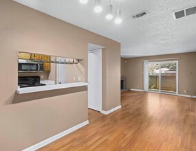 2935 Nacogdoches Rd in San Antonio, TX - Building Photo - Building Photo