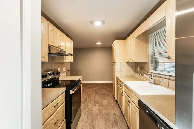 1112 N Parsons Ave in Brandon, FL - Building Photo - Building Photo