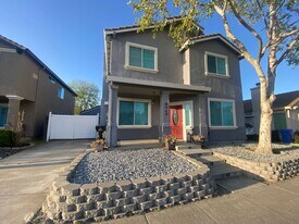 8940 Cypress View Way in Elk Grove, CA - Building Photo