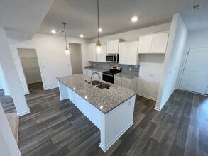 16902 Meander Wy in Louisville, KY - Building Photo - Building Photo