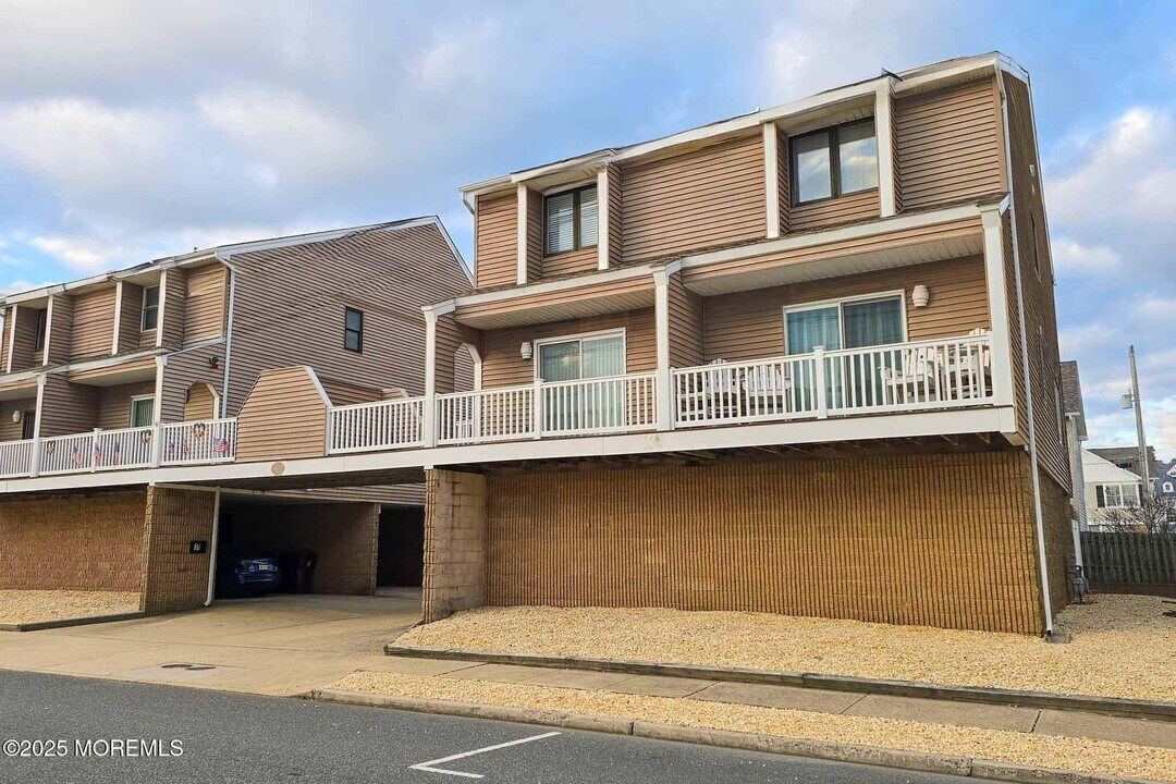 1800 NJ-35 in Seaside Heights, NJ - Building Photo