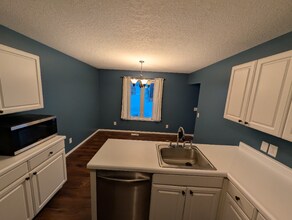 5 Jefferson St in Pella, IA - Building Photo - Building Photo