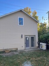 1909 Bequette St, Unit 3 detached in Fort Wayne, IN - Building Photo - Building Photo