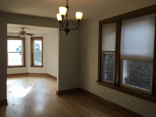 1042 N Oakley Blvd, Unit Unit#2 in Chicago, IL - Building Photo - Building Photo