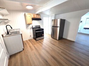 860 E River Ave in Porterville, CA - Building Photo - Building Photo